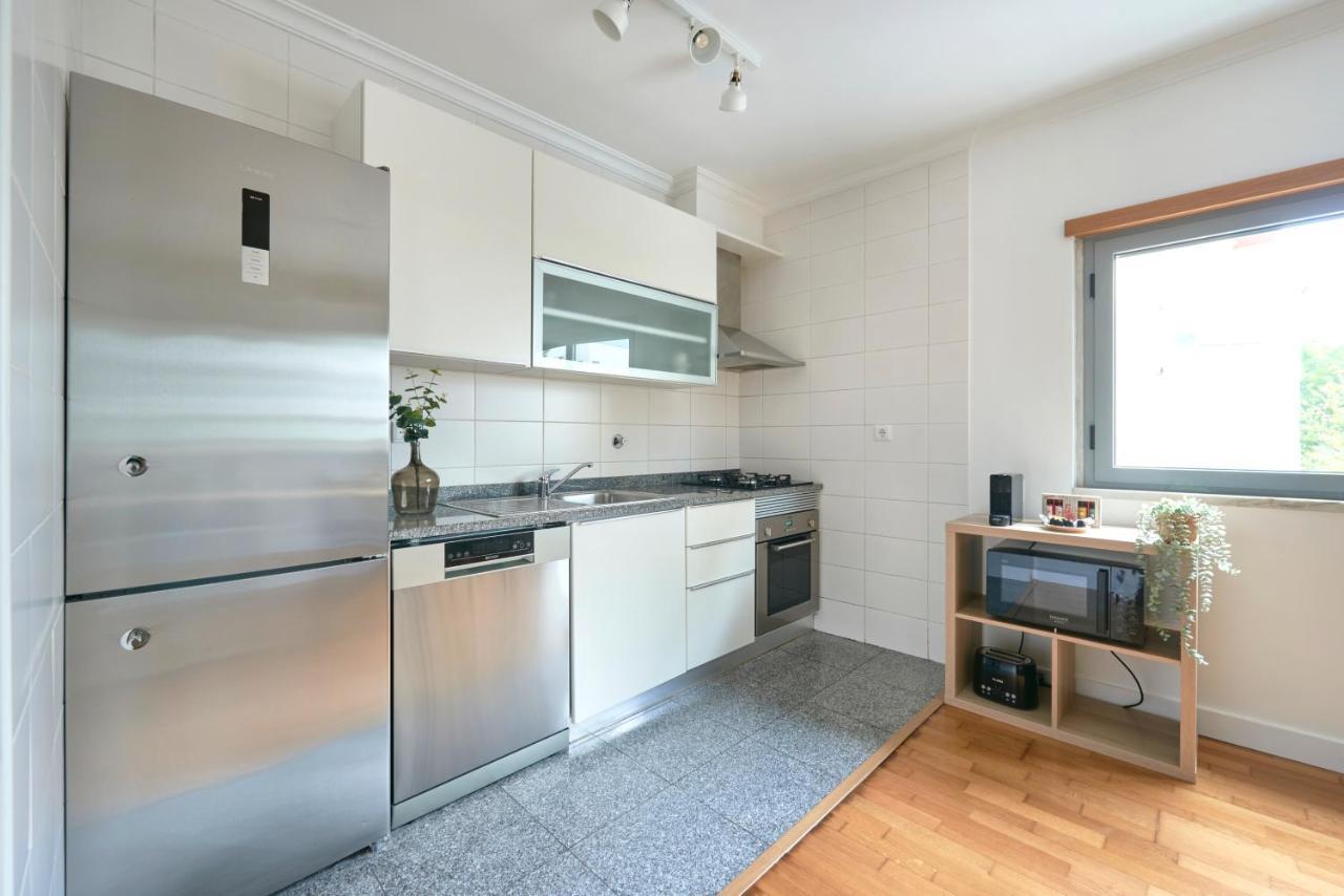 Apartment With Private Terrace & Car Garage Лиссабон Экстерьер фото