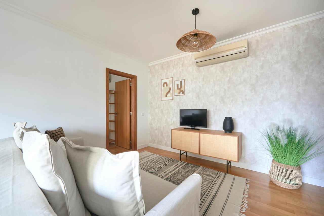 Apartment With Private Terrace & Car Garage Лиссабон Экстерьер фото